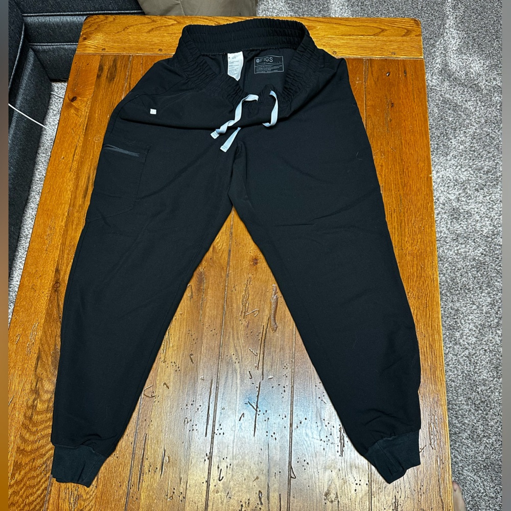 Women’s High Waisted Scrub Joggers with cargo pocket